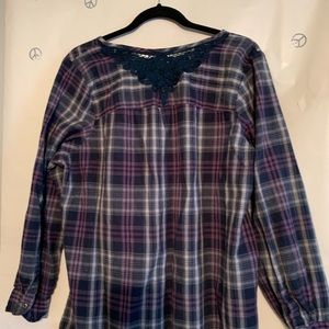 AVENUE Long-sleeved Plaid Top